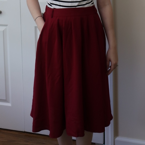 Modcloth Dresses & Skirts - Modcloth Merlot Tiger Lilies Midi Skirt w Pockets